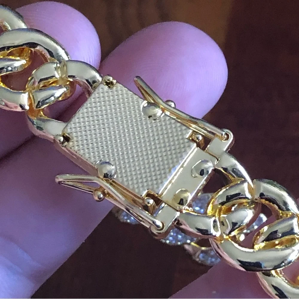 Men’s and women’s gold plated sparkle iced out Cuban chain link bracelet